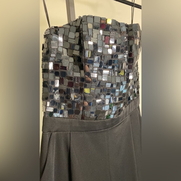 Alice + Olivia
Jeri Sequin Embellished Jumpsuit - Picture 9 of 16